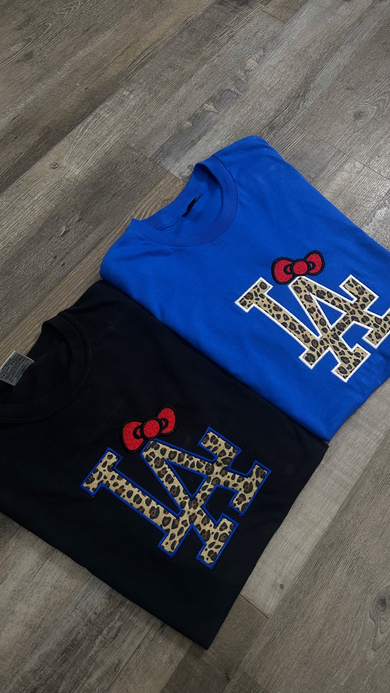 La bow 💙🐆 t shirt